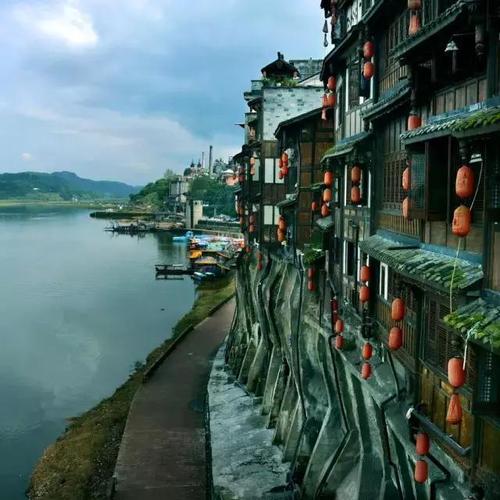 关于奢香夫人的简介