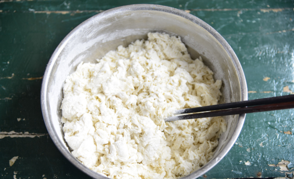 小苏打和食用碱去油污哪个好