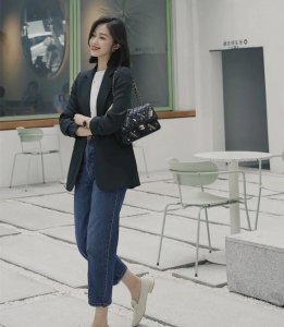 黑色乐福鞋配什么裤子好看 乐福鞋怎么搭配衣服最时髦