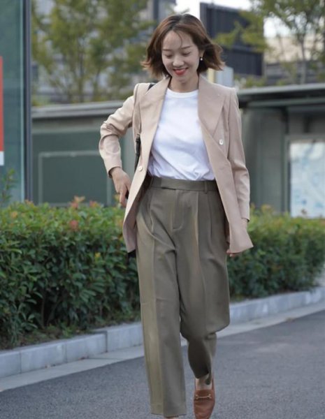 黑色乐福鞋配什么裤子好看