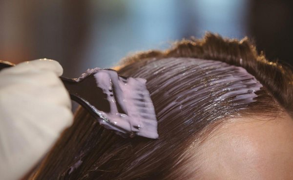 一个月染一次头发对身体有害吗