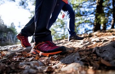 登山鞋哪个牌子质量好又实惠 户外徒步入门应该穿什么鞋