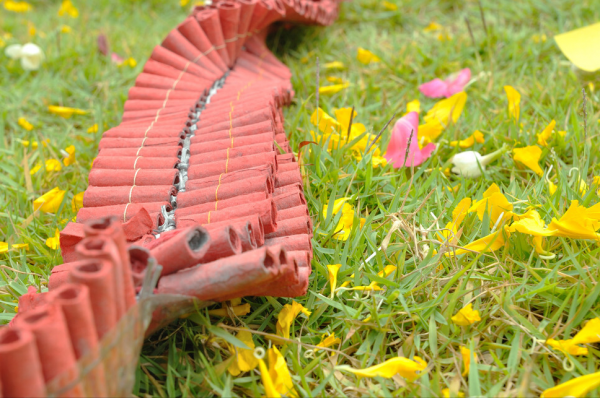 春节不让放鞭炮的原因