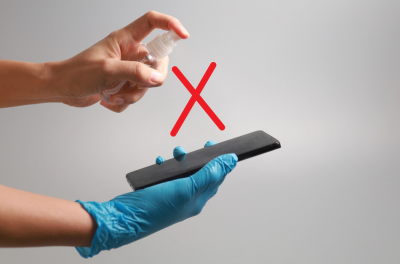 可以用酒精擦手机屏幕吗 酒精擦拭手机屏幕有危害吗