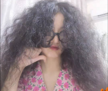 刚烫的头发太炸太蓬松怎么办 头发烫炸毛而且干枯躁怎么办