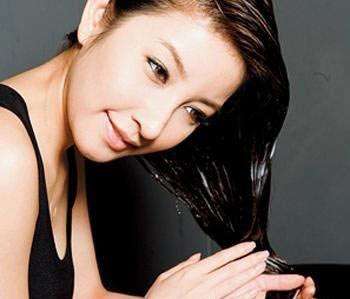 刚烫的头发太炸太蓬松怎么办