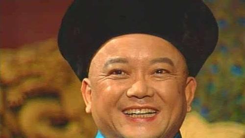 和珅相当于现在的什么官职