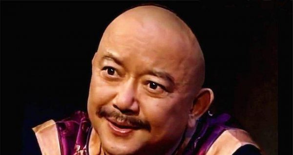 和珅相当于现在的什么官职