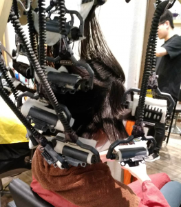 烫完头发睡一觉没卷了什么原因 头发睡醒后卷发消失怎么办