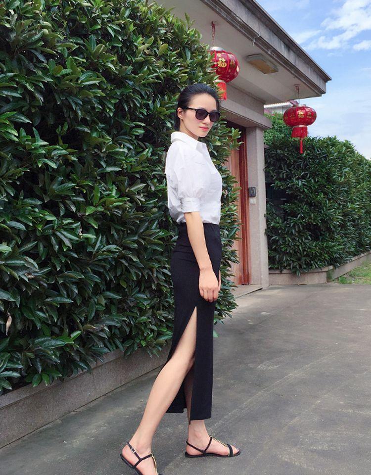 夏天包臀裙配什么上衣好看