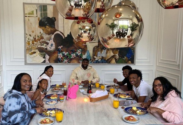 詹姆斯的父亲到底是谁