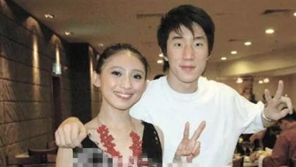 歌手戴佩妮个人资料介绍