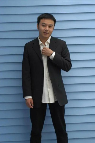 汪涵学历是中专吗