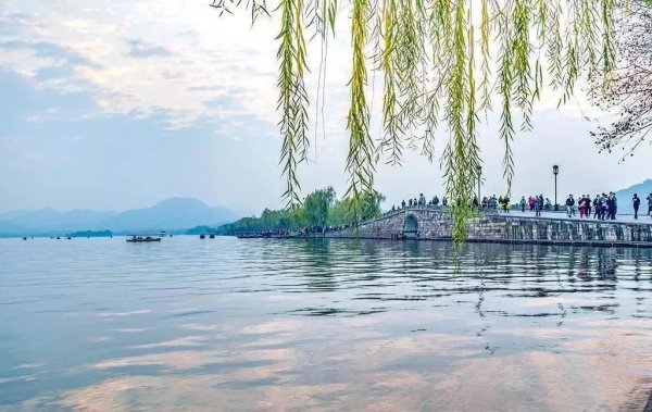 著名景点西湖的历史背景