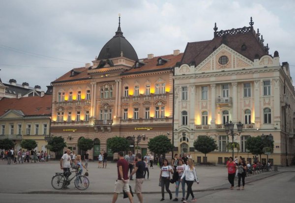 塞尔维亚人口与面积