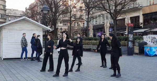 塞尔维亚人口与面积