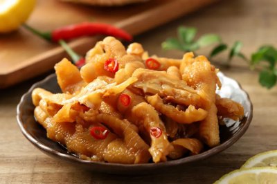 无骨鸡爪是怎么脱骨的 无骨鸡爪的简单制作过程卫生吗