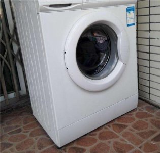 羽绒服能用全自动洗衣机洗吗 羽绒服为什么不能机洗