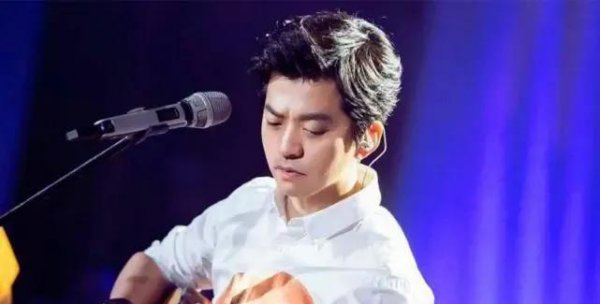 李健和余秀华什么关系