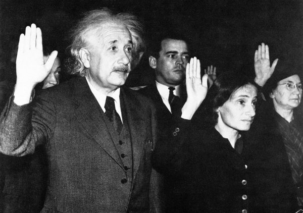 爱因斯坦小时候不聪明的故事