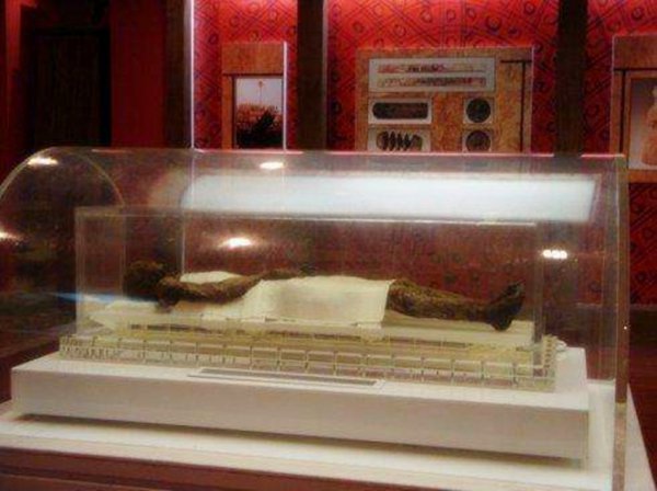 凌惠平真实身世以及死因