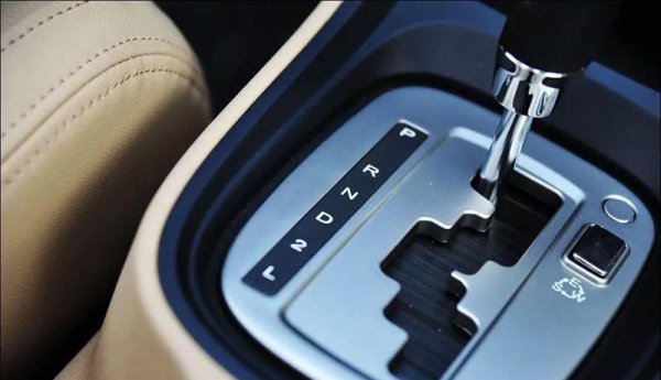 汽车档位示意图及操作方法