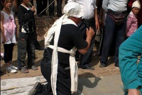 一般到灵堂怎么祭拜行礼