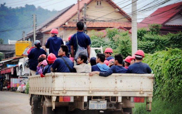 老挝有多少人口和面积