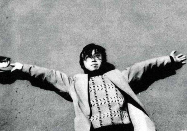 海子为什么卧轨而死在山海关