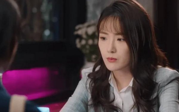 张可盈是张凯丽亲生的吗