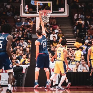 nba臂展最长的人是谁 球员马努特波尔臂长长度2米59