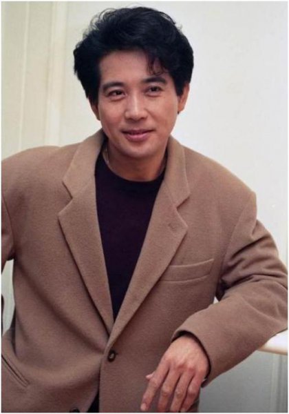 演员秦汉现任妻子是谁