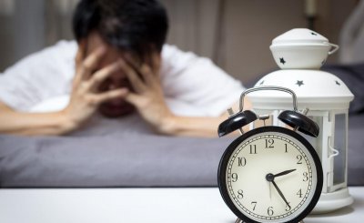 怎样克服睡前胡思乱想 睡觉之前总是想太多怎样控制