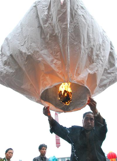 孔明灯什么时候放