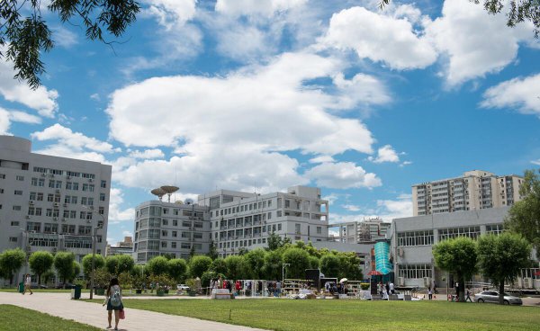 白敬亭哪个大学毕业的