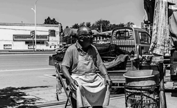 老人去世孙子能理发吗