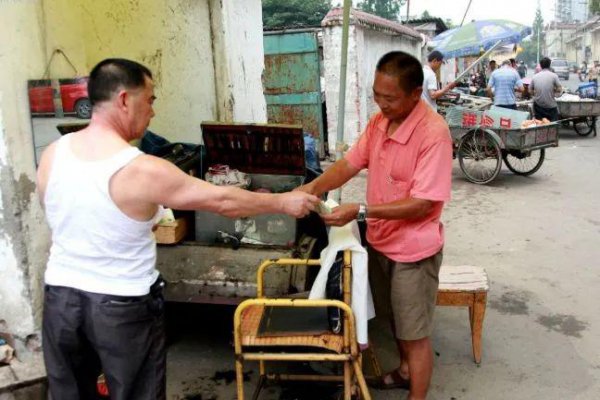 老人去世孙子能理发吗