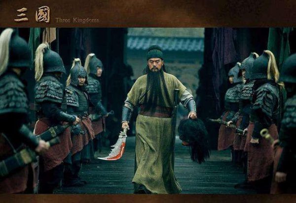 真正在历史上斩华雄是谁