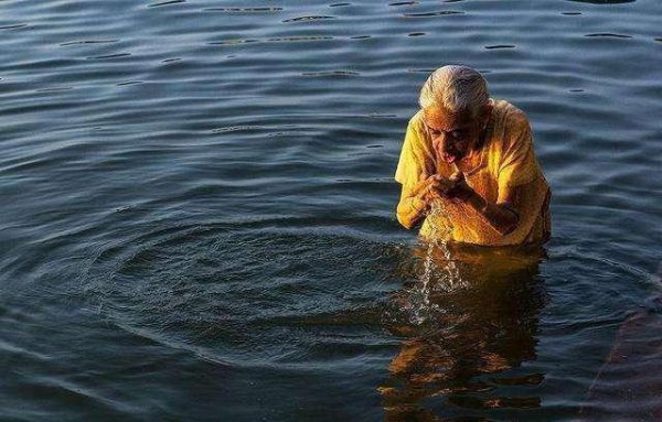 雅鲁藏布江流入印度叫什么河
