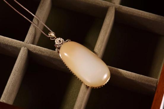 和田玉且末料什么意思