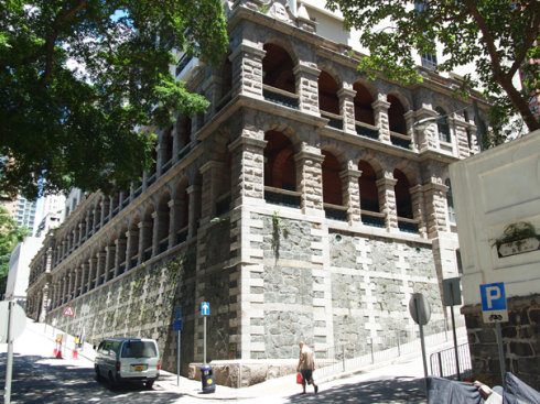 哪个小学闹过鬼