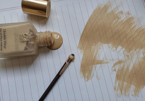 粉底液打开2年了还能用吗