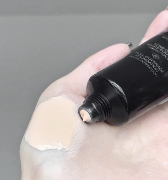 粉底液打开2年了还能用吗