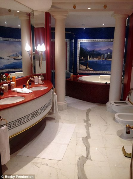 迪拜七星级酒店叫什么