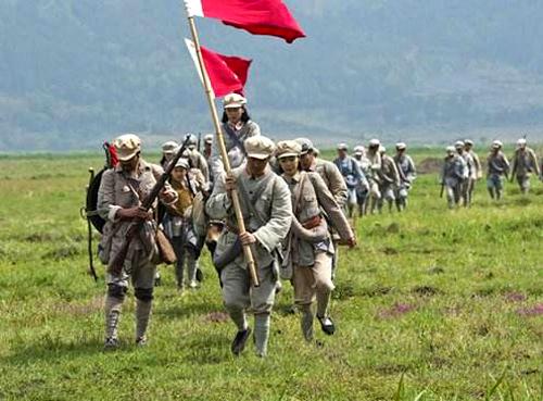 丰碑的主要内容及赞扬的精神