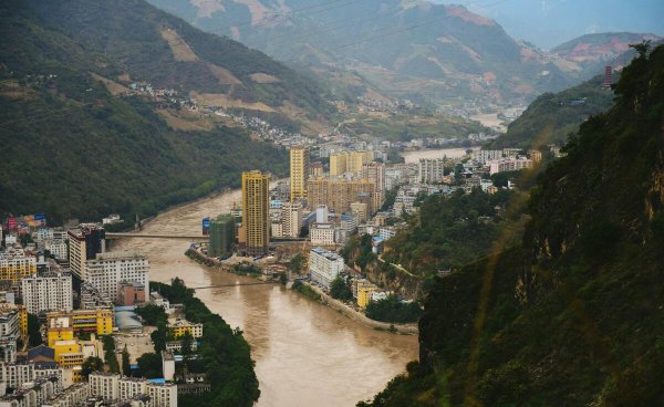 云南怒江在哪里位置