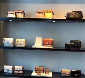 coach奥莱款和专柜款区别 怎样区分专柜款与奥莱款