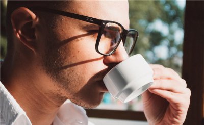 脚踏两只船的女人心理 如何看待脚踏两只船女人想法心态