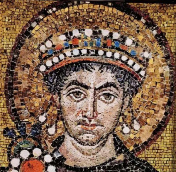 拜占庭艺术是以什么为中心的