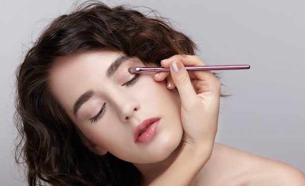 男人右眼跳是财还是灾